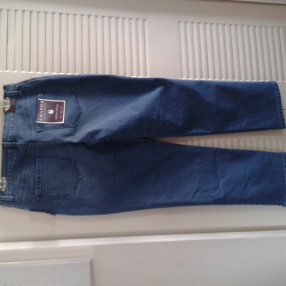 NWT Gloria Vanderbilt Amanda Jeans - Picture 2 of 6